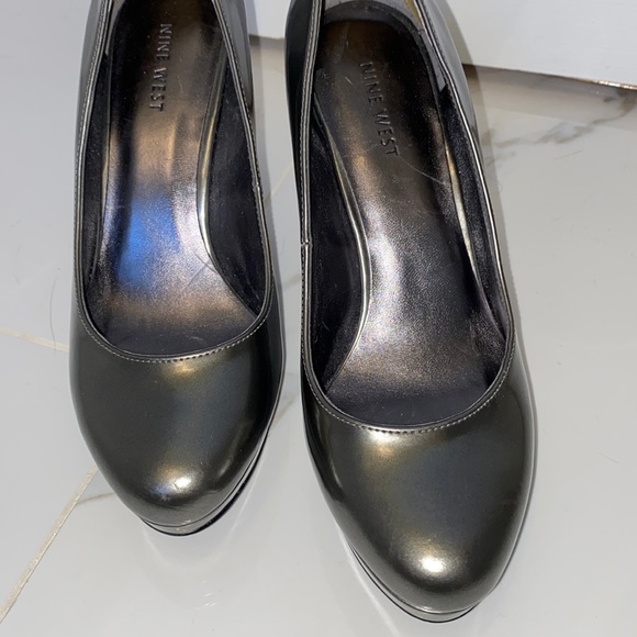 Nine West Pewter High Heels - Picture 1 of 4